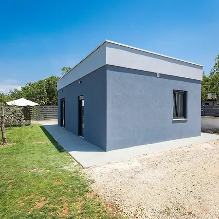 Сasa de vacaciones Eco House - 100 M From The Peroj