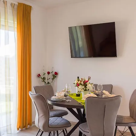 Eco House - 100 M From The