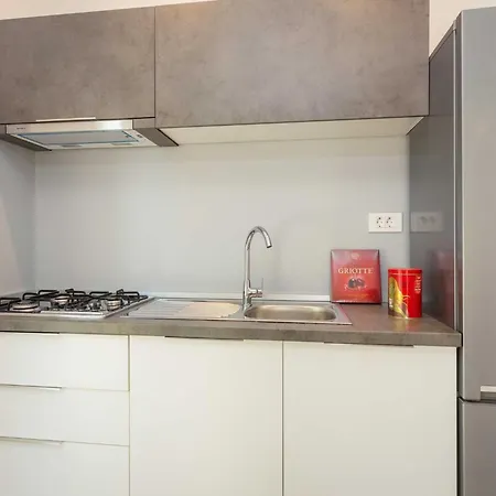House In Near Rock בית נופש *