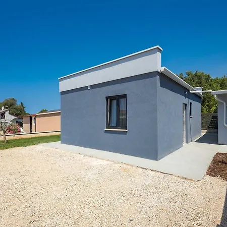 Casa vacanze House In Near Rock Peroj