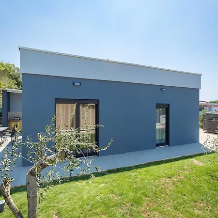 Сasa de vacaciones Eco House - 100 M From The *